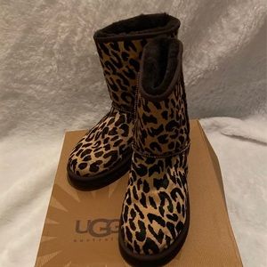 Ugg boots cow skin. Worn only two times. Smoke free home.